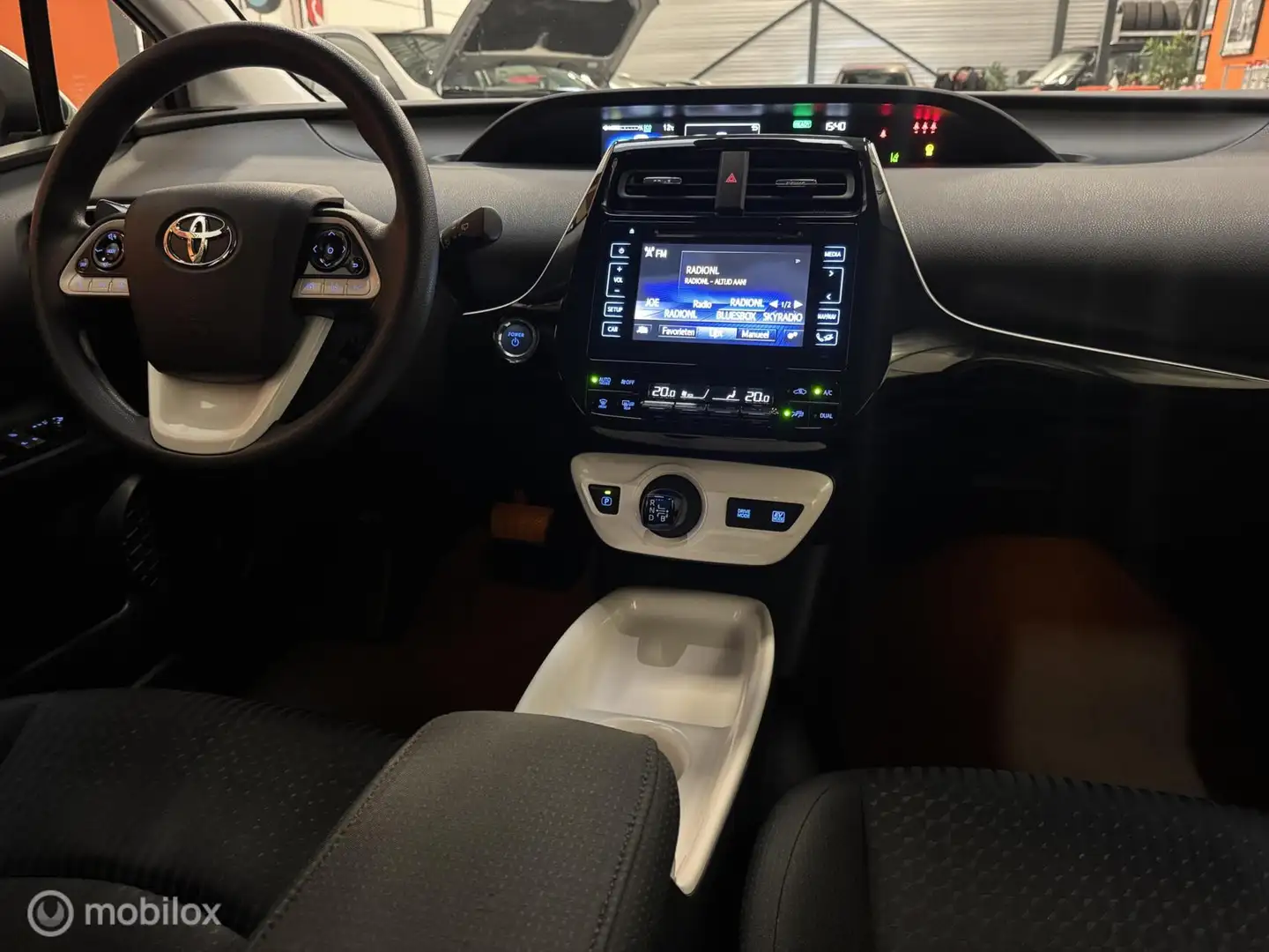 Toyota Prius 1.8 Aspiration 1e Eig|Carplay|Dealer-auto| Gris - 2