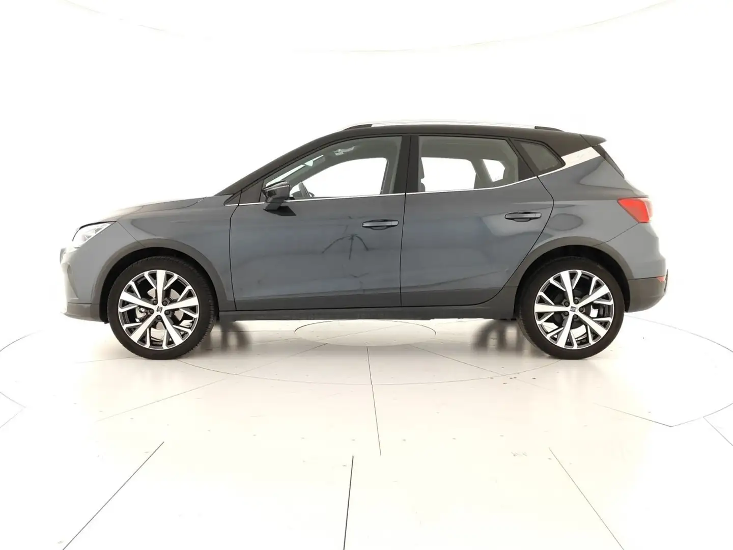 SEAT Arona 1.0 tgi 90cv xperience Grigio - 2