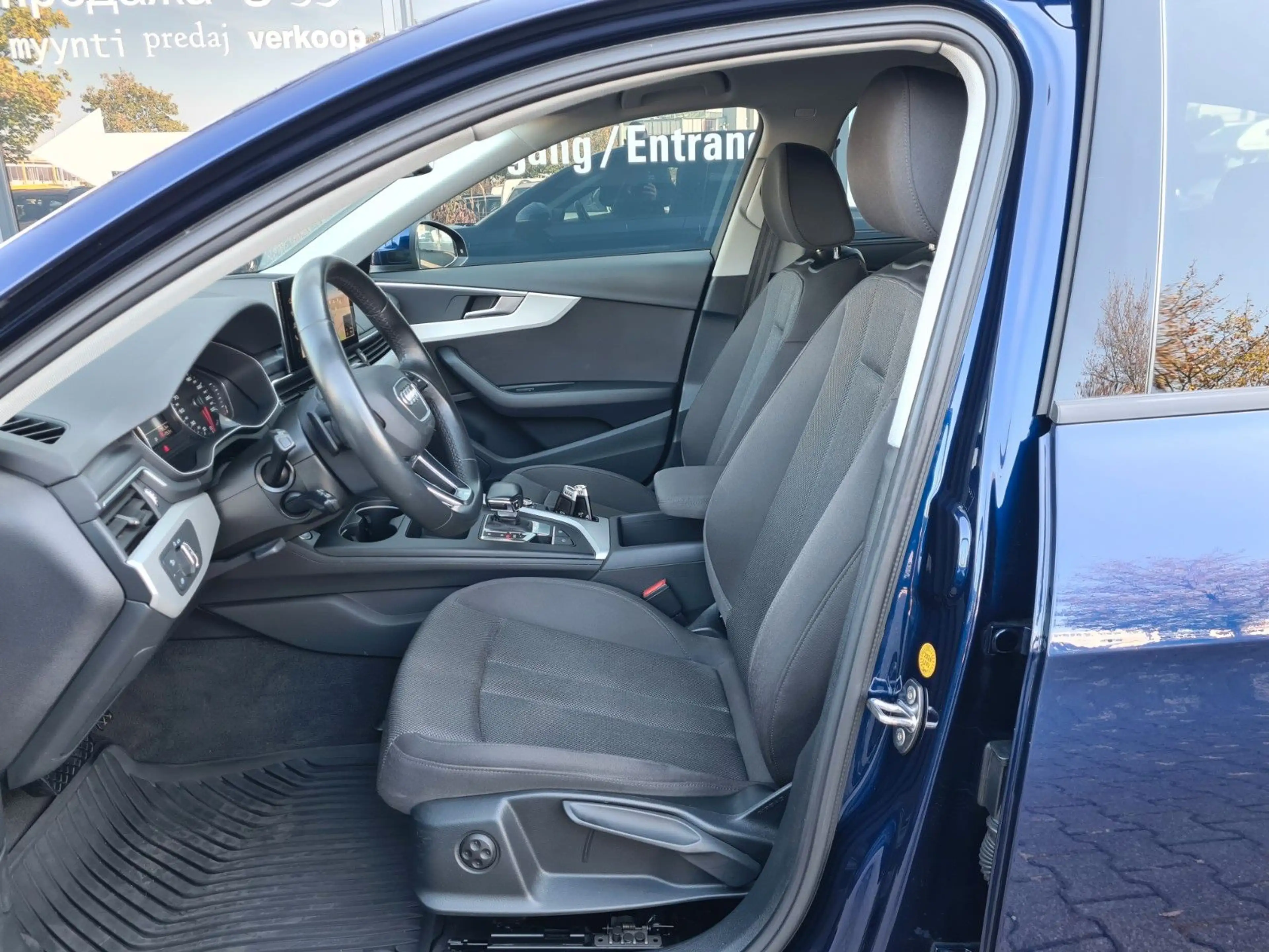 Audi A4 Avant 35 TDI AUT - ASSITS - AHK - CAM - — photo 13
