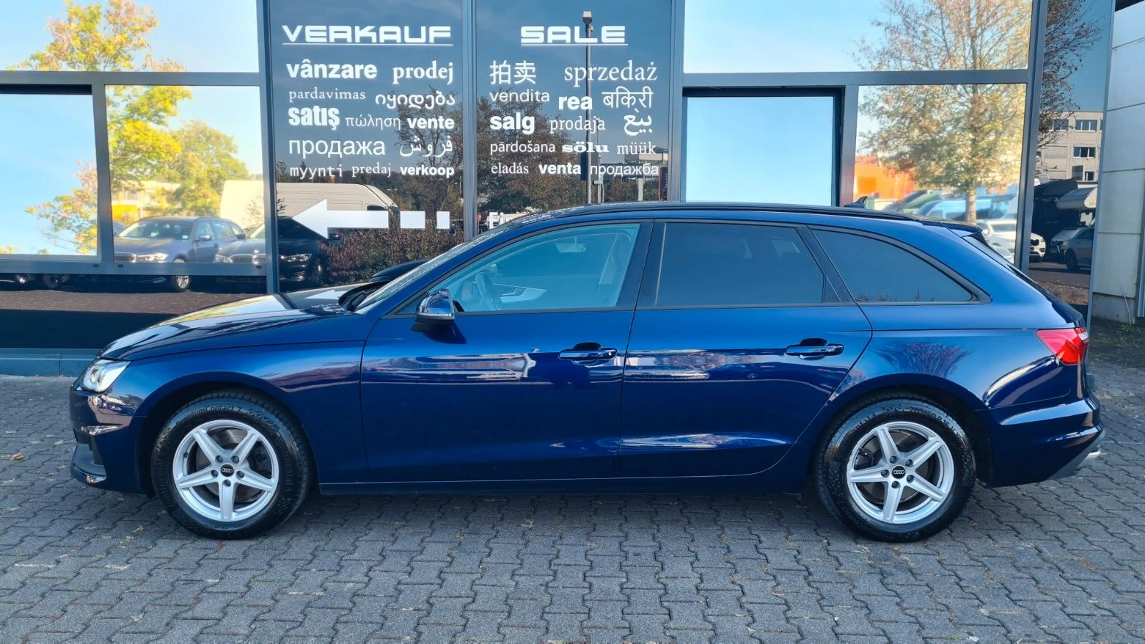 Audi A4 Avant 35 TDI AUT - ASSITS - AHK - CAM - — photo 4
