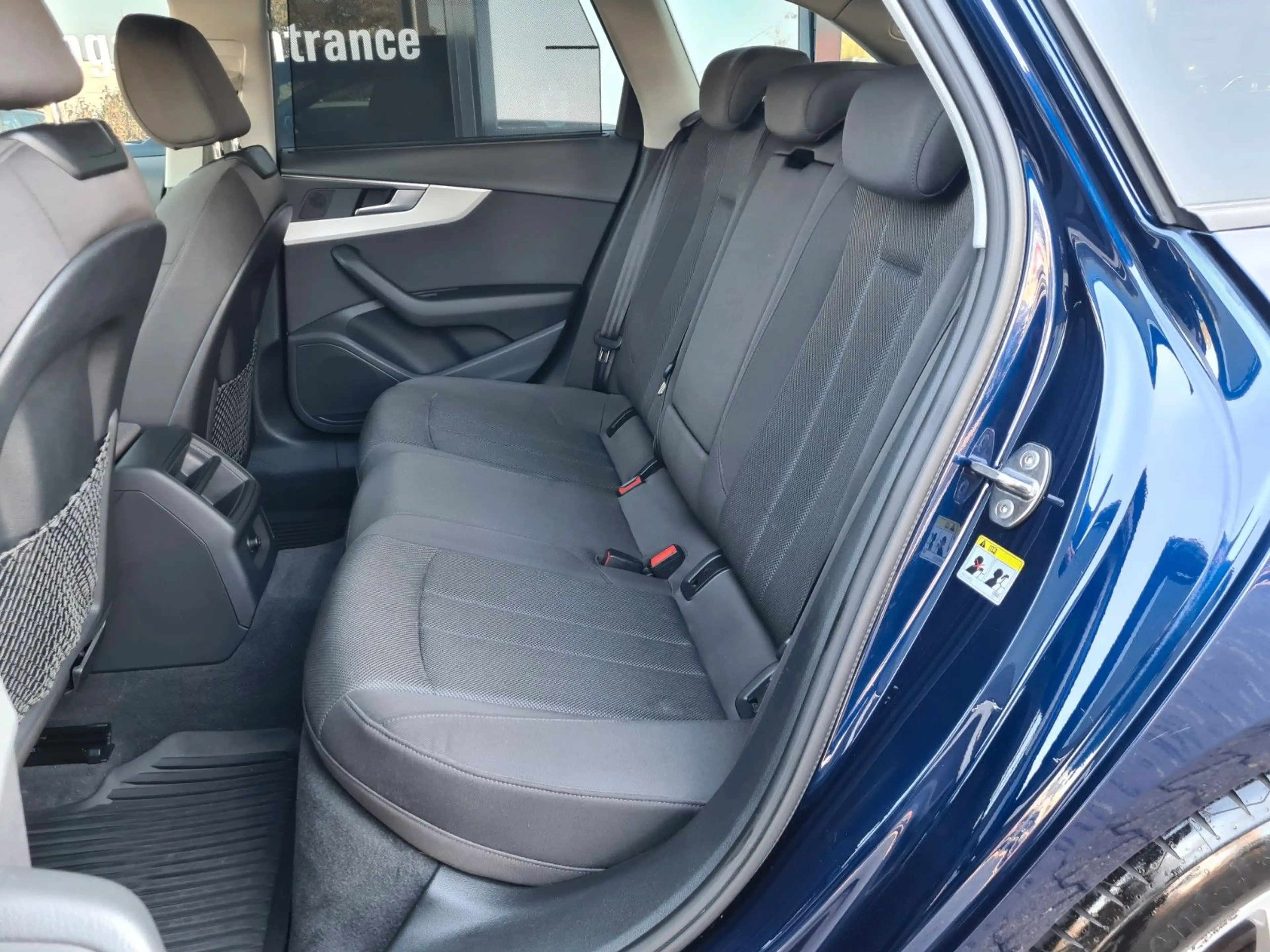 Audi A4 Avant 35 TDI AUT - ASSITS - AHK - CAM - — photo 14