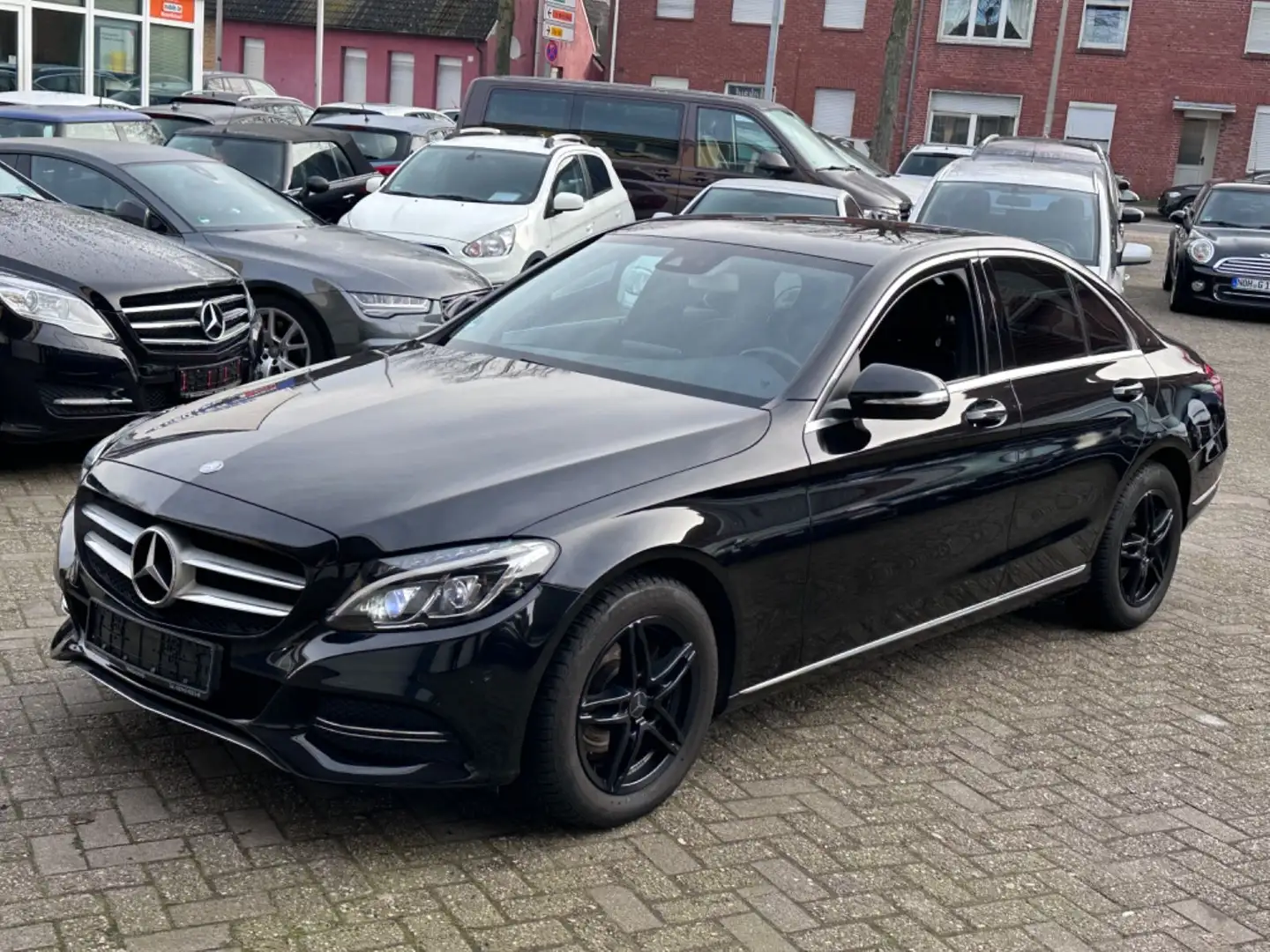 Mercedes-Benz C 180 CGI*NAVI*MFL*TEMPOMAT*BI-XENON*** Schwarz - 1