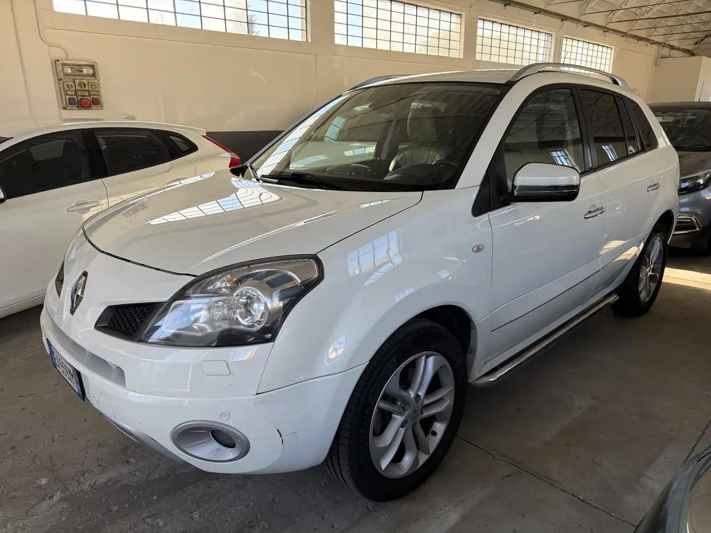 Renault Koleos 2.0 dci SL Carving Cup 4x4 150cv fap CAMBIO AUTO Bianco - 2