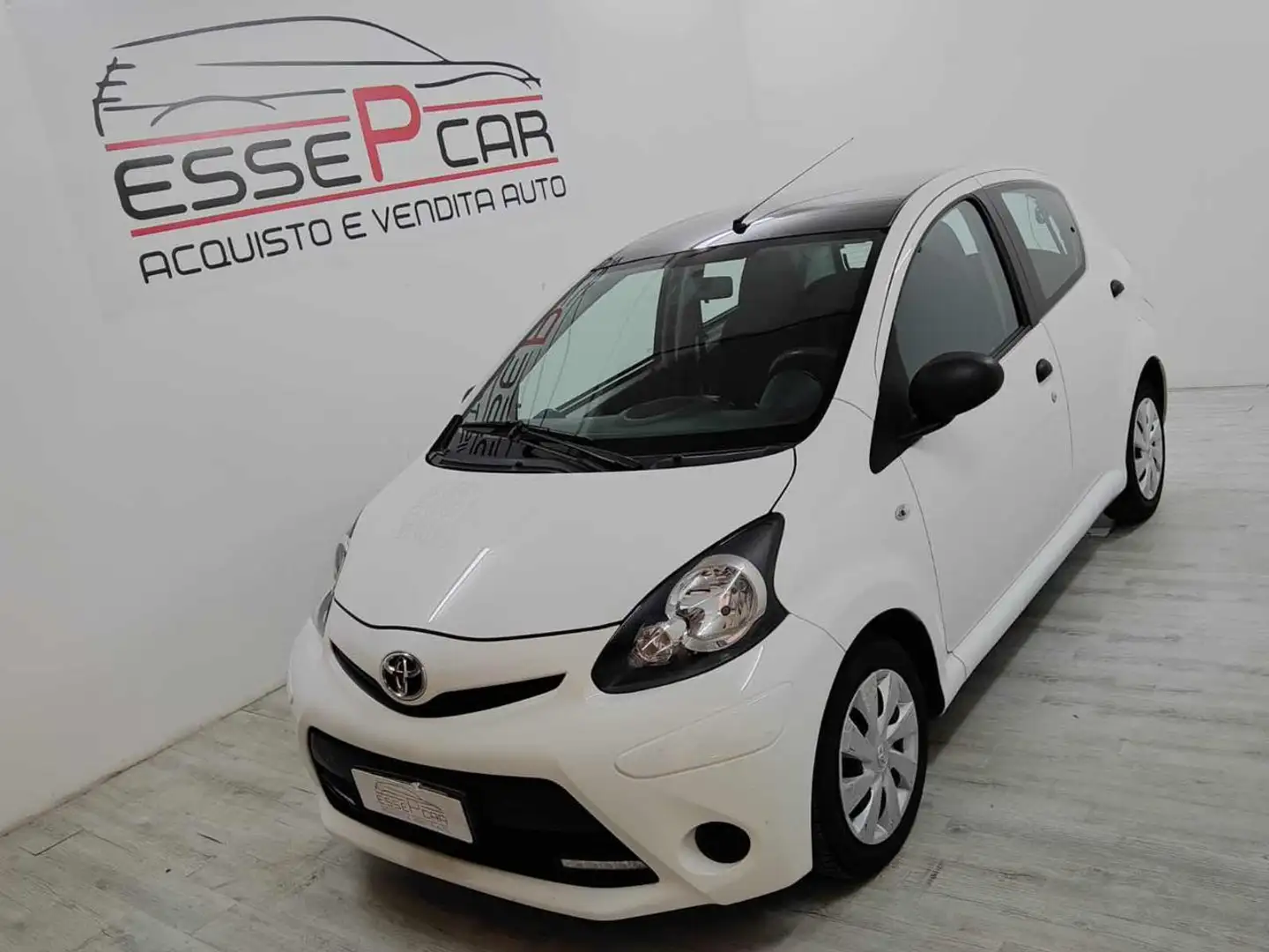 Toyota Aygo 1.0 12V VVT-i 5 porte Active Connect Bianco - 1
