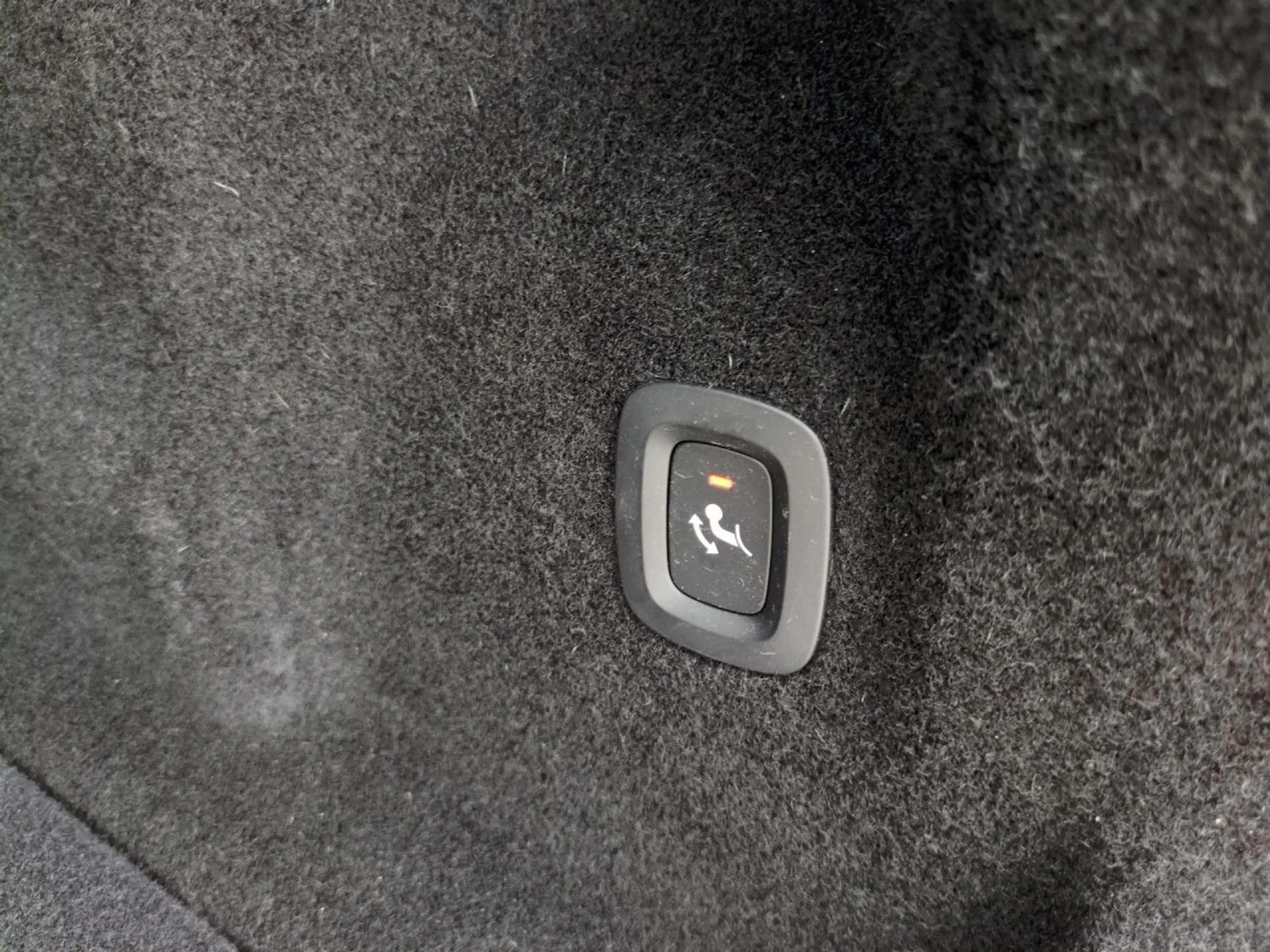 Volvo XC60 B5 (Benzin) Plus Black Edition - AHK/HK Navi — photo 27