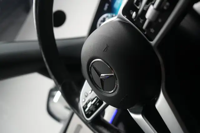Mercedes-Benz Gle view 23