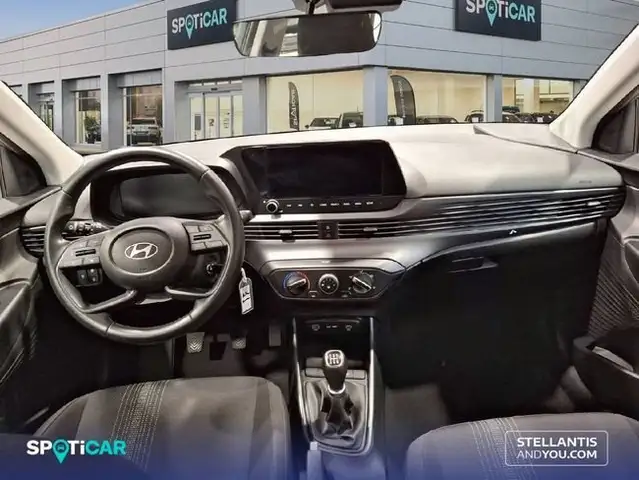 Hyundai i20 view 8