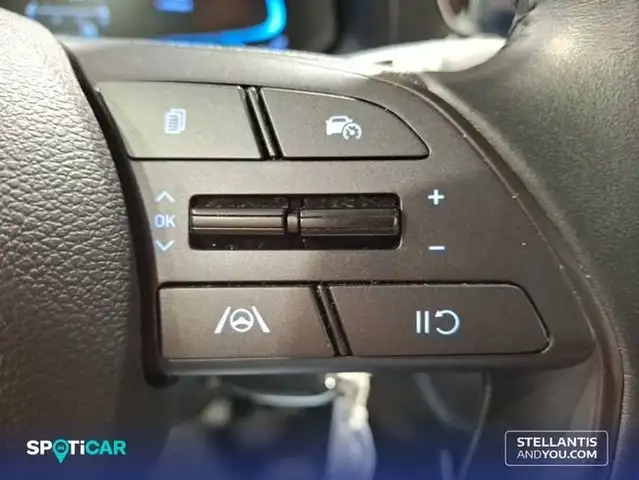 Hyundai i20 view 18