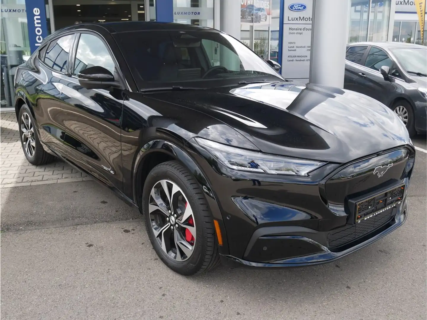 Ford Mustang Mach-E Premium AWD 76kWh Standard Range 269CV/198kW - A1 Noir - 1