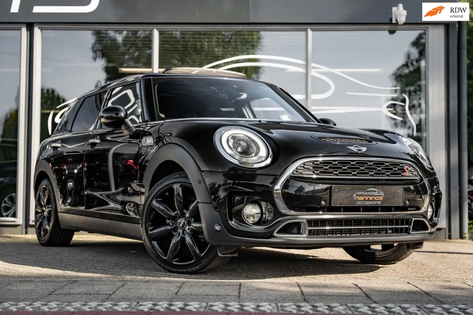 MINI Cooper S Clubman Mini 2.0 Chili Serious|Pano|Auto|HUD|Harman/Kardon Zwart - 1