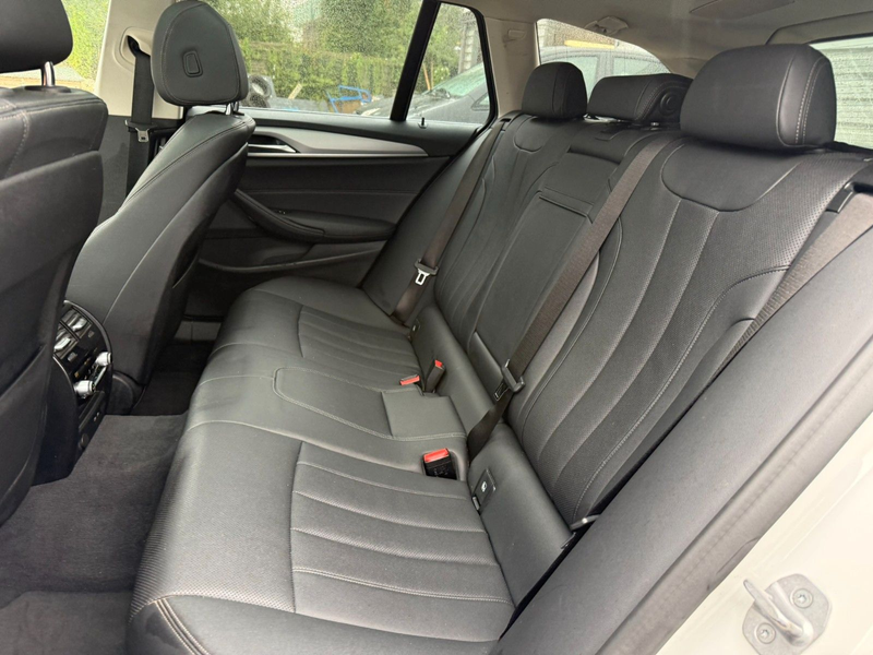 BMW 520 d — photo 11