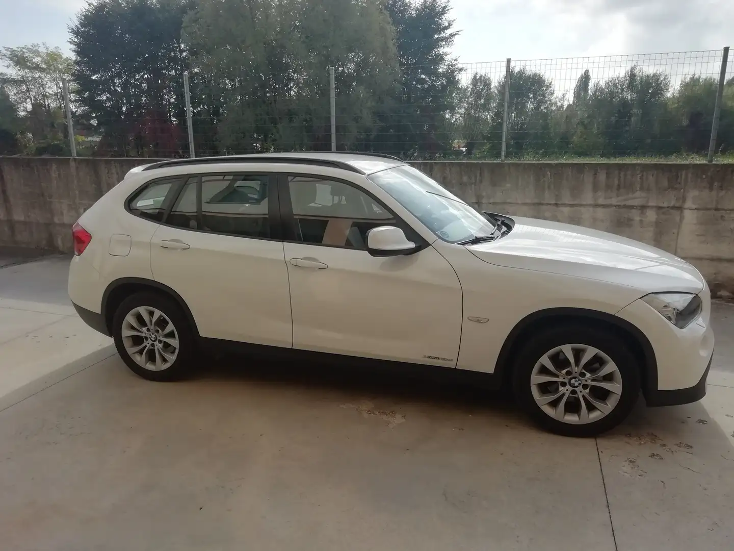 BMW X1 18D XDRIVE FUTURA Bianco - 2