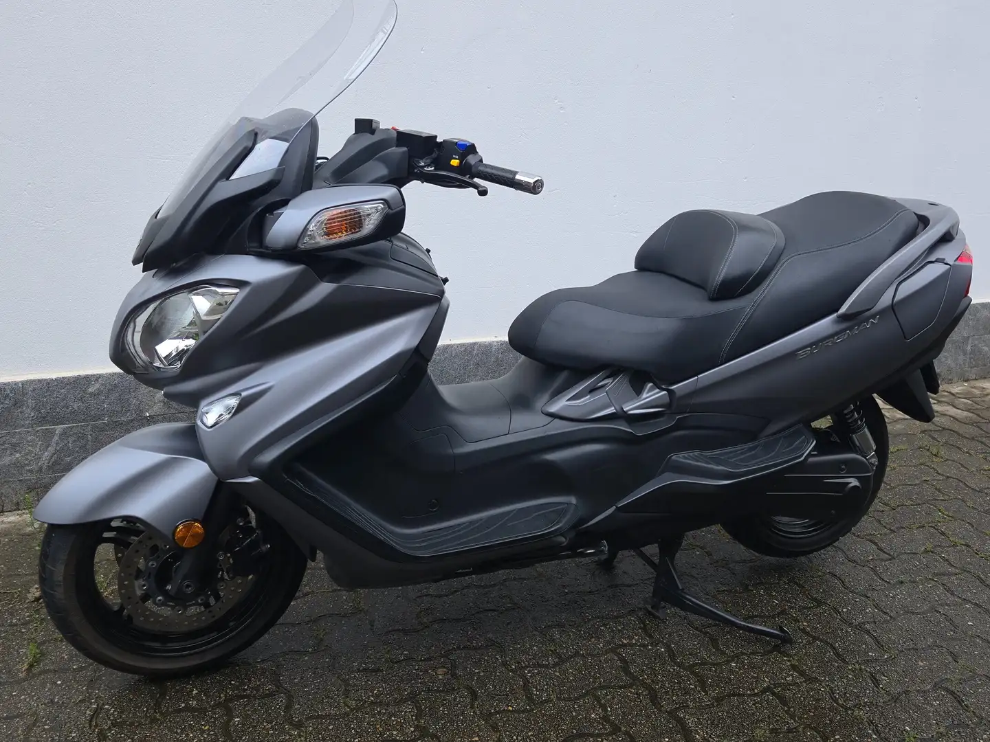 Suzuki Burgman 650 EXECUTIVE ABS Gri - 1
