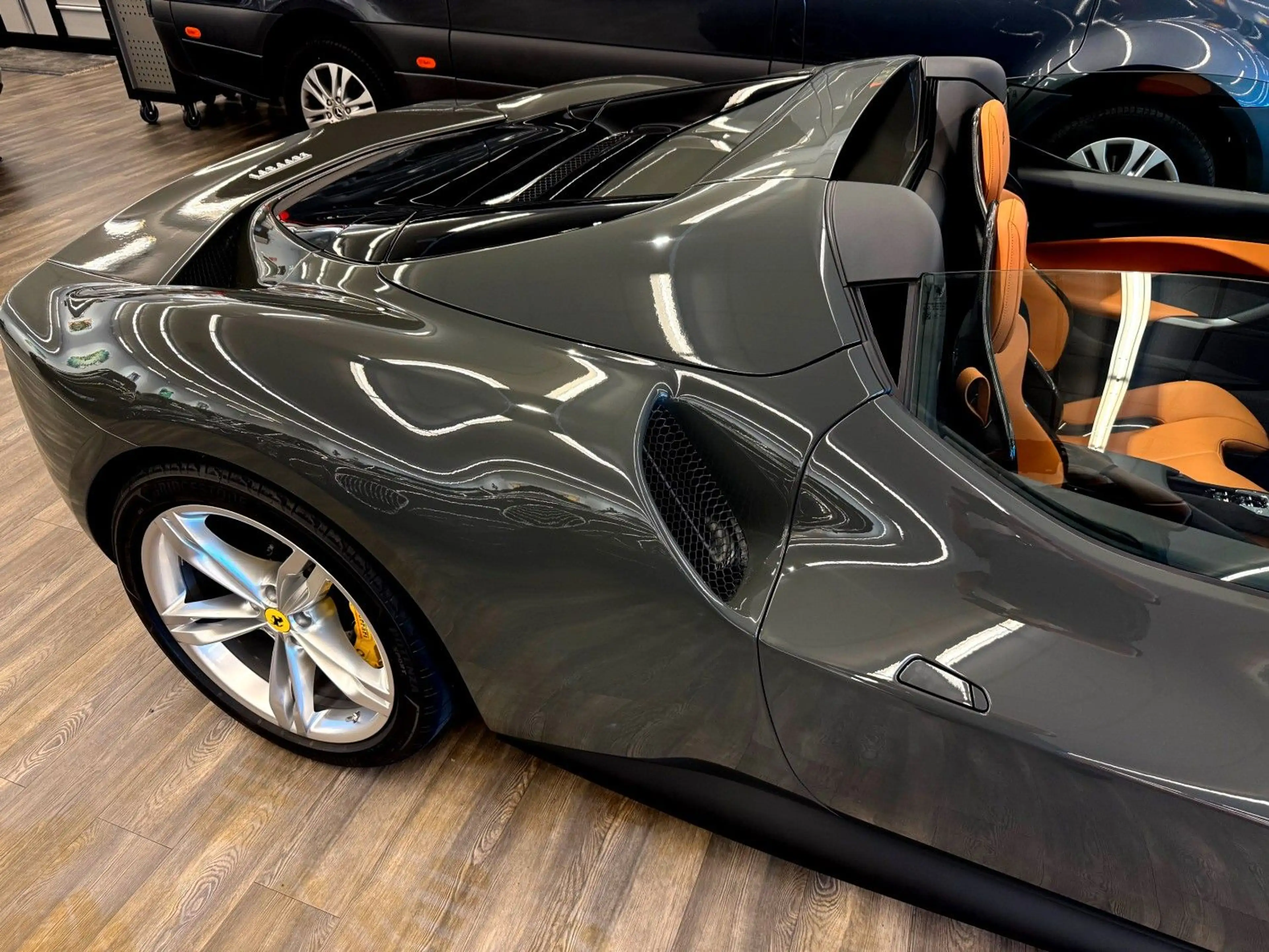 Ferrari 296 GTS Spider  Lift Carbon Sitze Grigio Scuro — photo 8