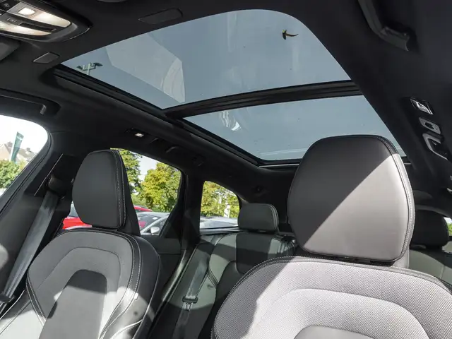 Volvo XC60 view 8