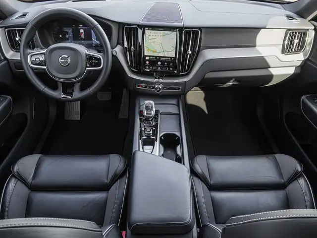Volvo XC60 view 11