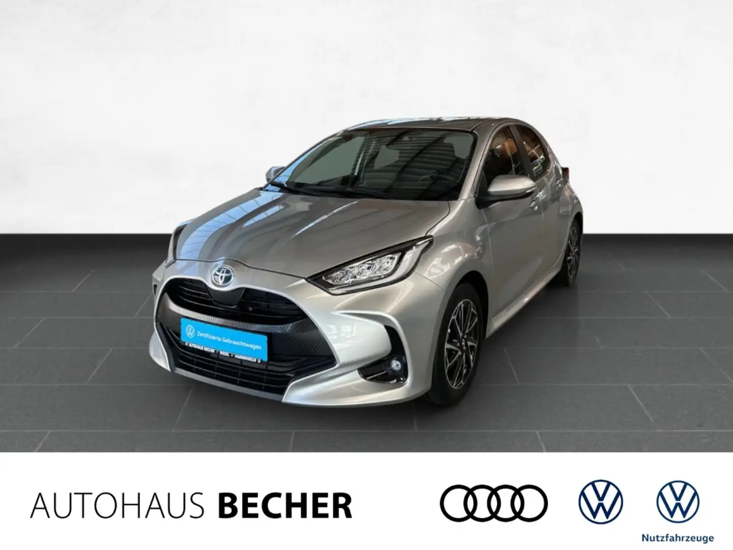 Toyota Yaris 1.5 Hybrid Team Deutschland /Navi/LED Silber - 1