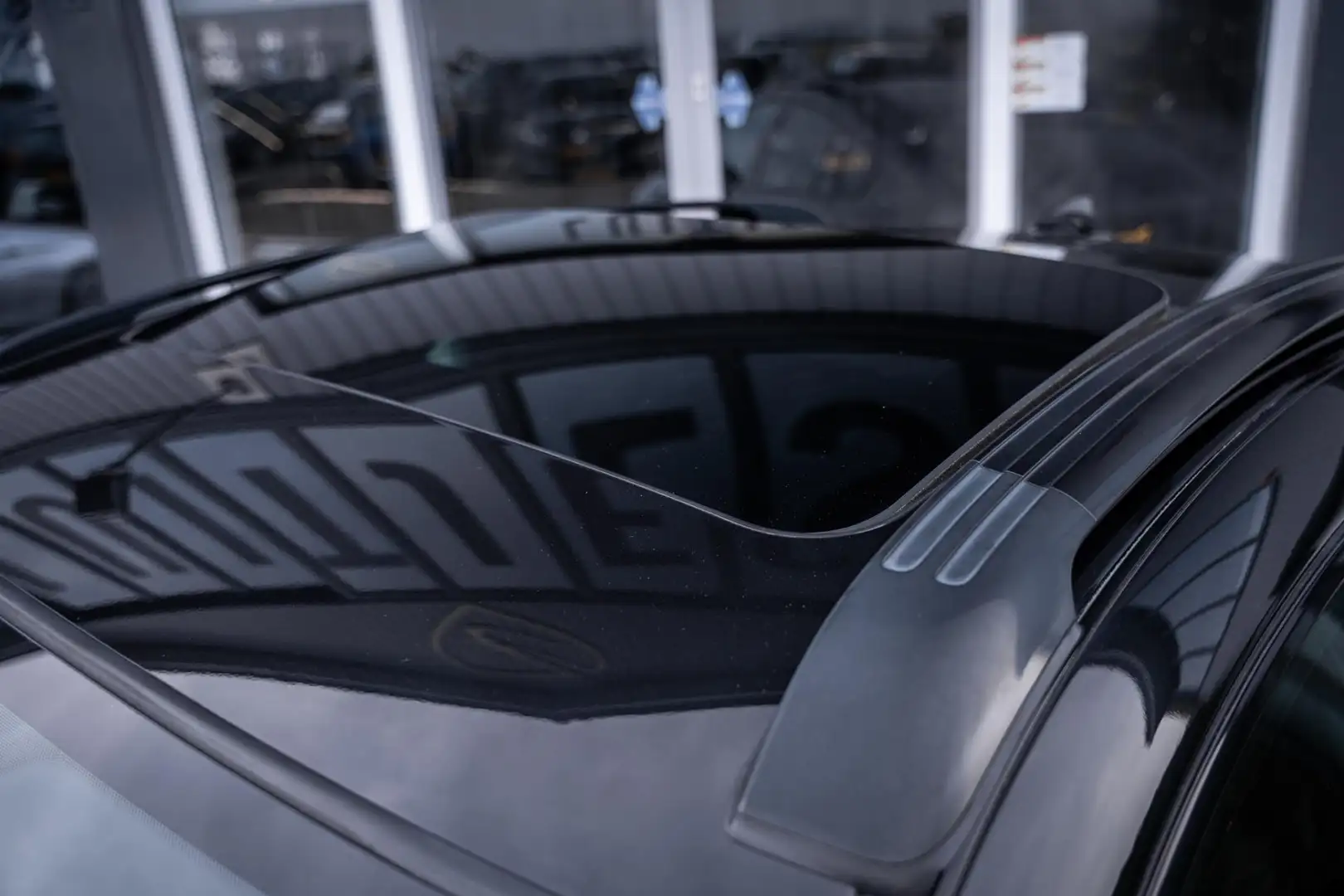 BMW X6 M 4.4i V8 555pk I Schuifdak I Carplay I TV's I Memor Noir - 2