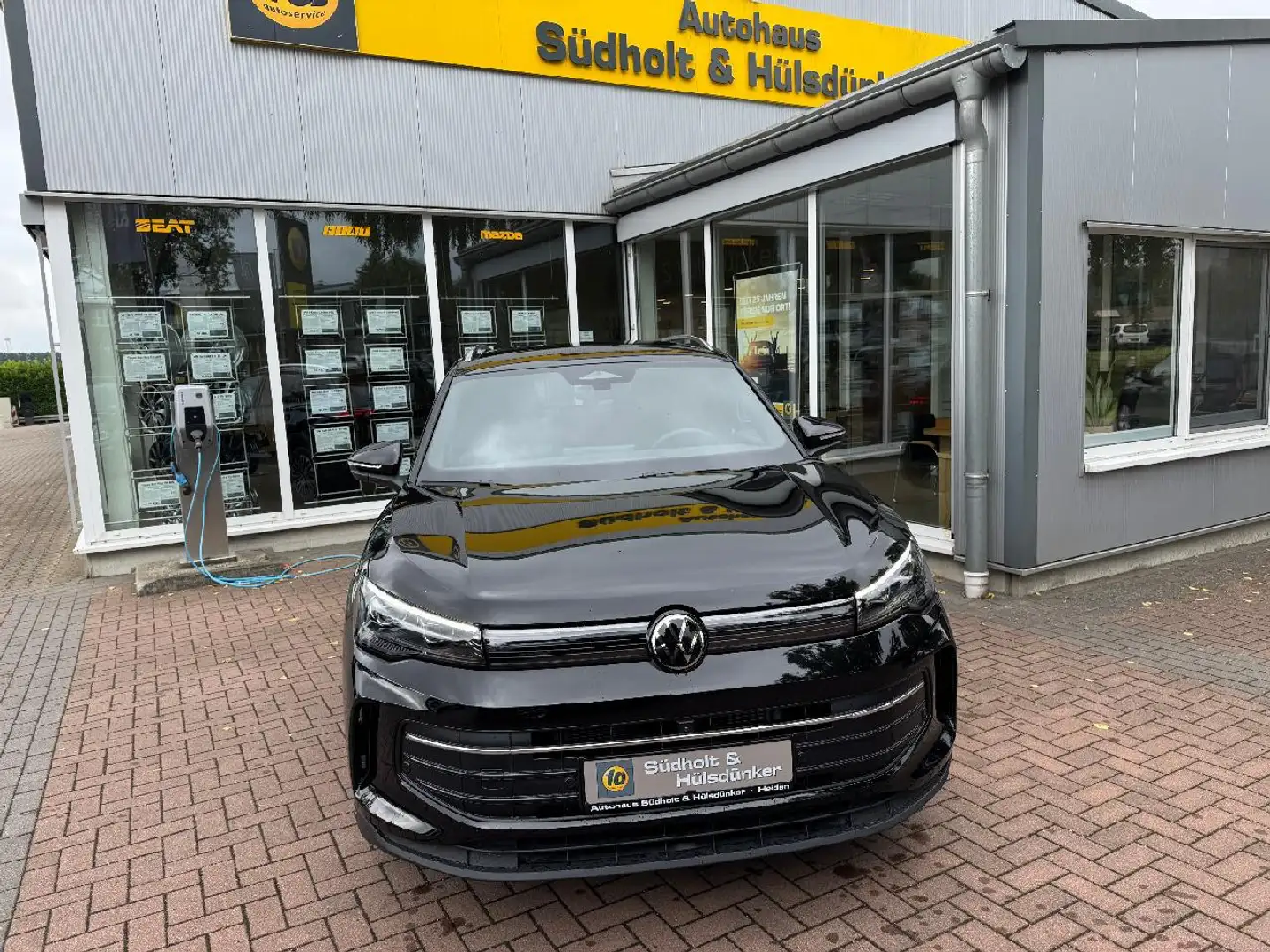 Volkswagen Tiguan 2.0 TDI Goal m. Pluspaket | AHK | LED Plus Schwarz - 2