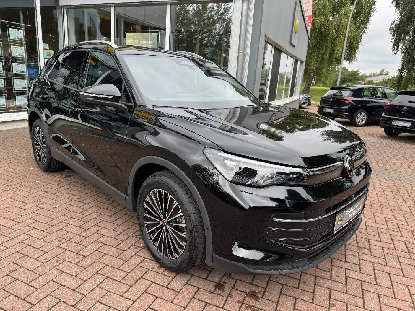 Volkswagen Tiguan 2.0 TDI Goal m. Pluspaket | AHK | LED Plus Schwarz - 1