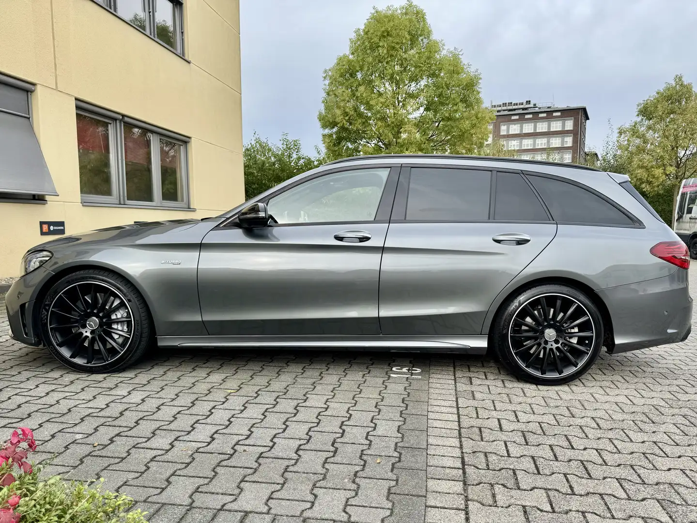 Mercedes-Benz C 43 AMG 4Matic T 9G-TRONIC siva - 2