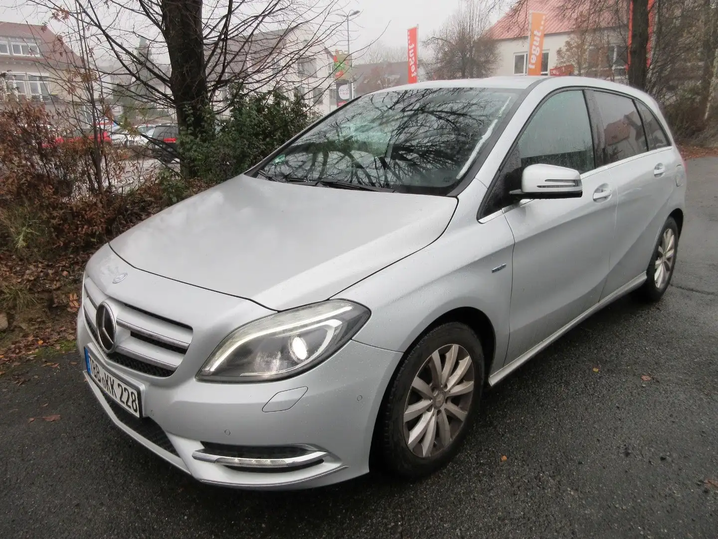 Mercedes-Benz B 180 **AUTOMATIK~XENON~NAVI~LEDER** Argento - 1