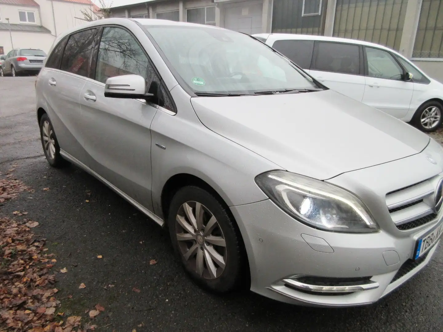 Mercedes-Benz B 180 **AUTOMATIK~XENON~NAVI~LEDER** Argento - 2