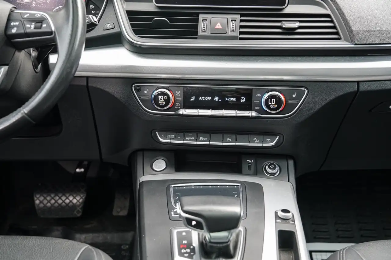 Audi Q5 снимка Audi Q5