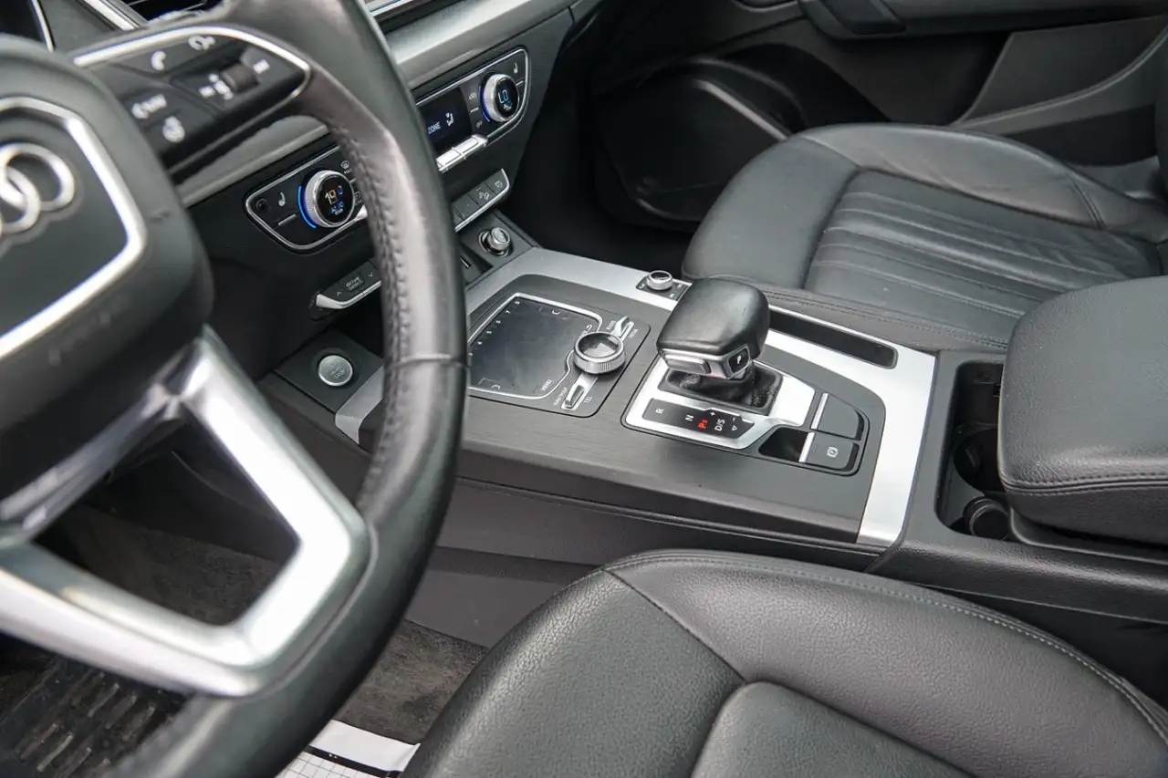 Audi Q5 снимка Audi Q5