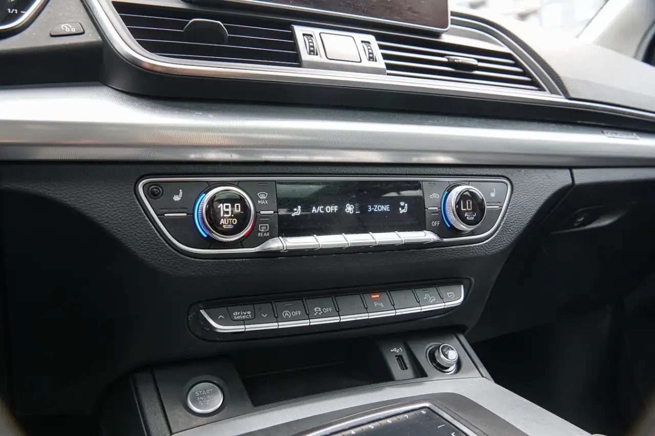 Audi Q5 снимка Audi Q5