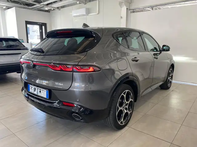 Alfa Romeo Tonale view 3