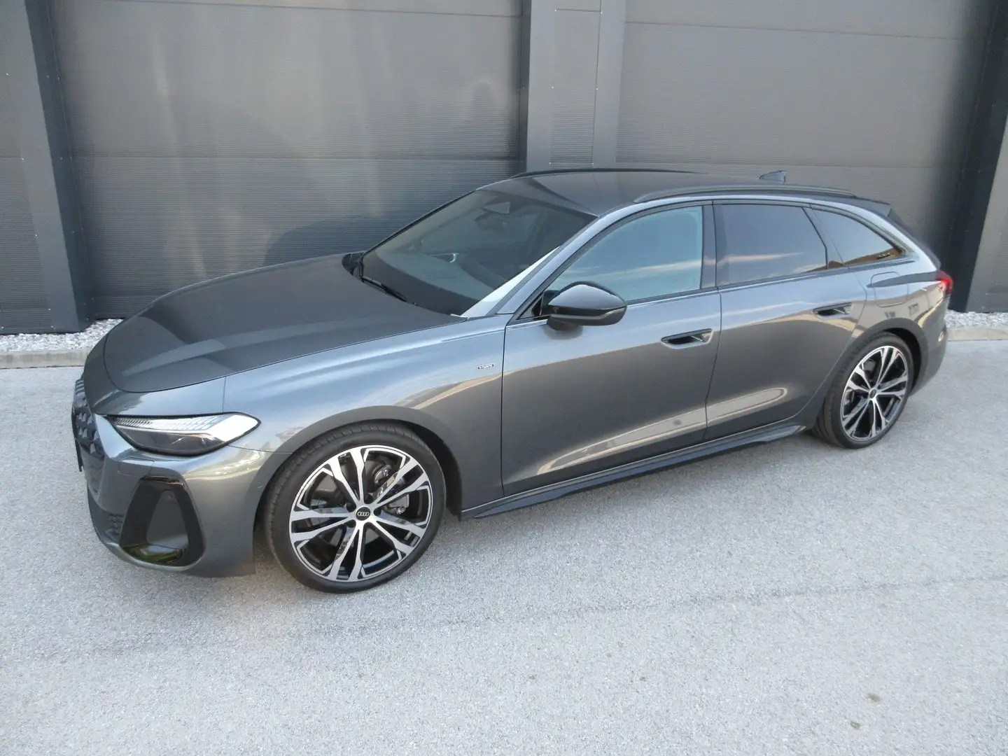 Audi A5 e-hybrid quattro 220 kW Grau - 2