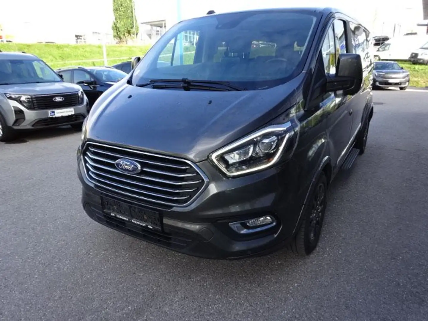 Ford Transit Custom 320 L2 Tourneo Titanium X Grau - 1
