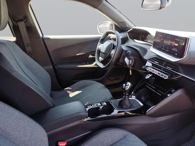 Peugeot 2008 view 11