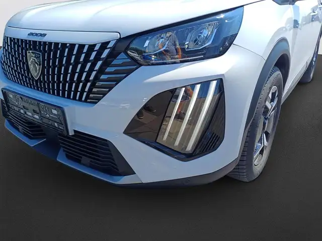 Peugeot 2008 view 9