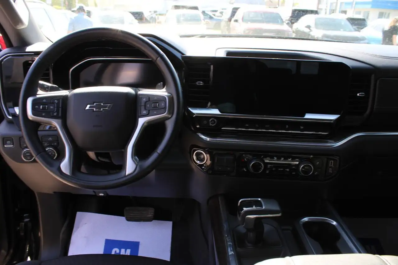 Chevrolet Silverado 1500 снимка Chevrolet Silverado 1500