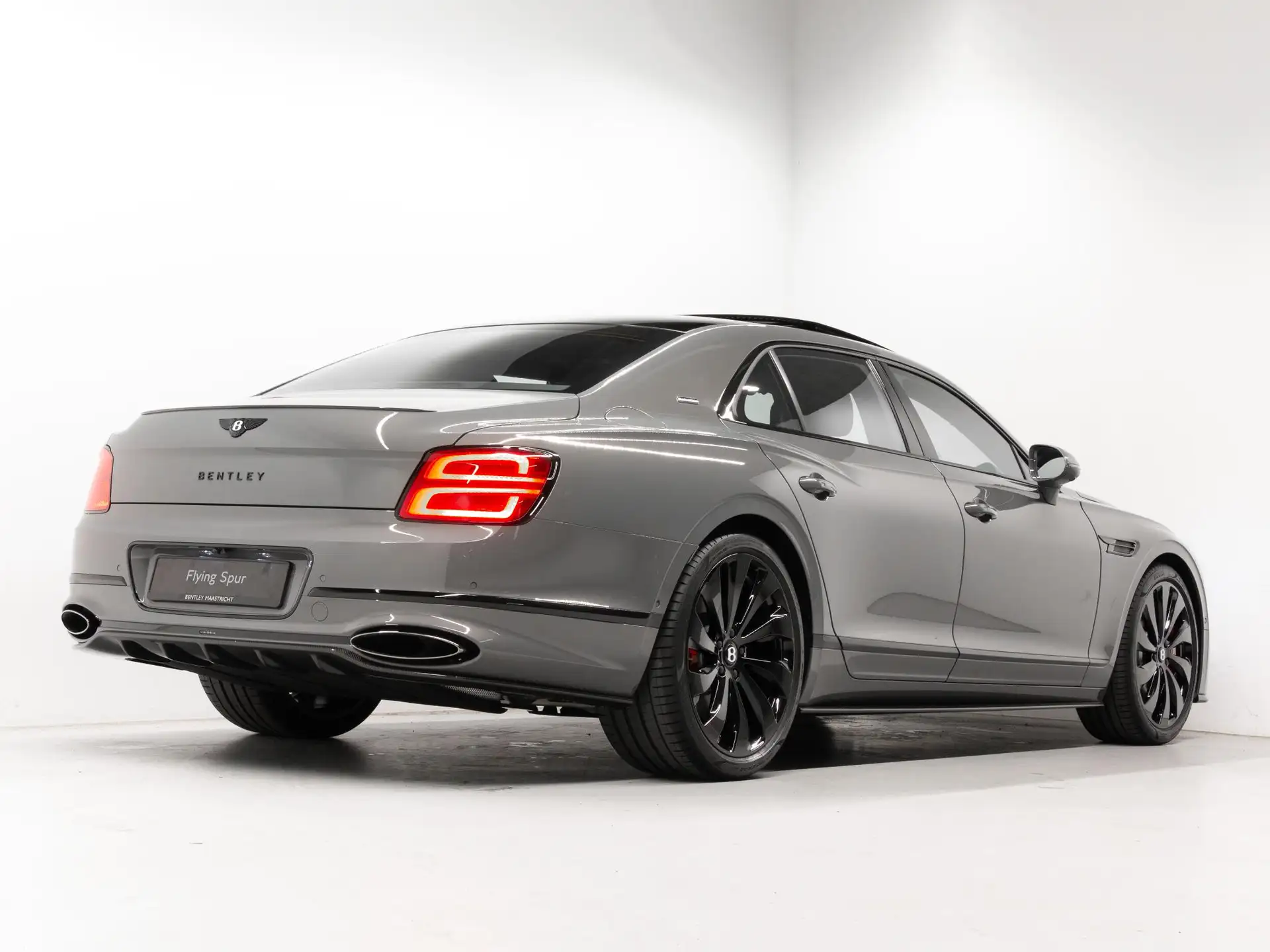 벤틀리 플라잉스퍼 4.0 V8 Plug-in Hybrid 2025 회색 사진 4