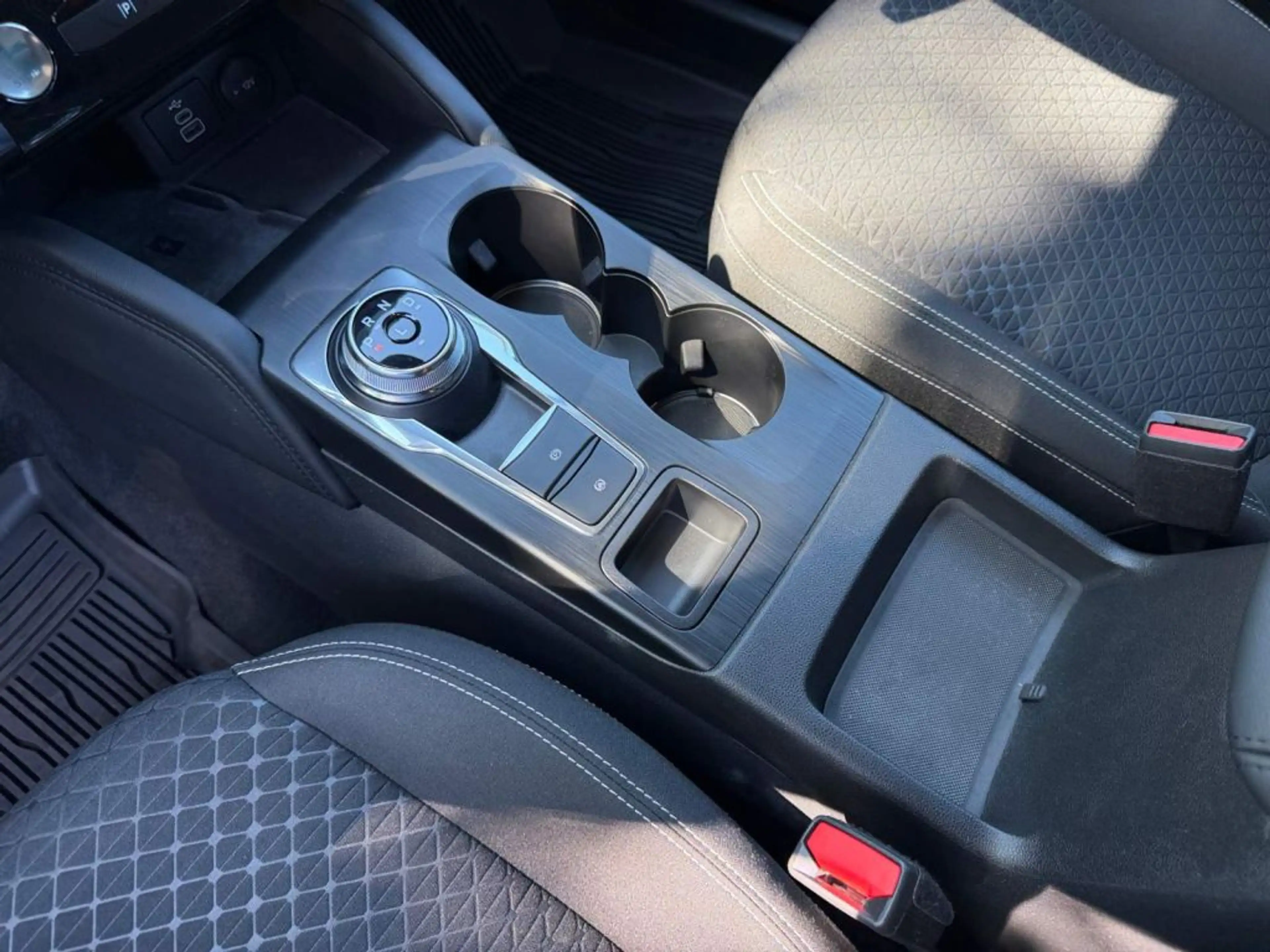 Ford Kuga Titanium 2.5 FHEV 4x4 *AHK*Winter-Pk* — photo 21