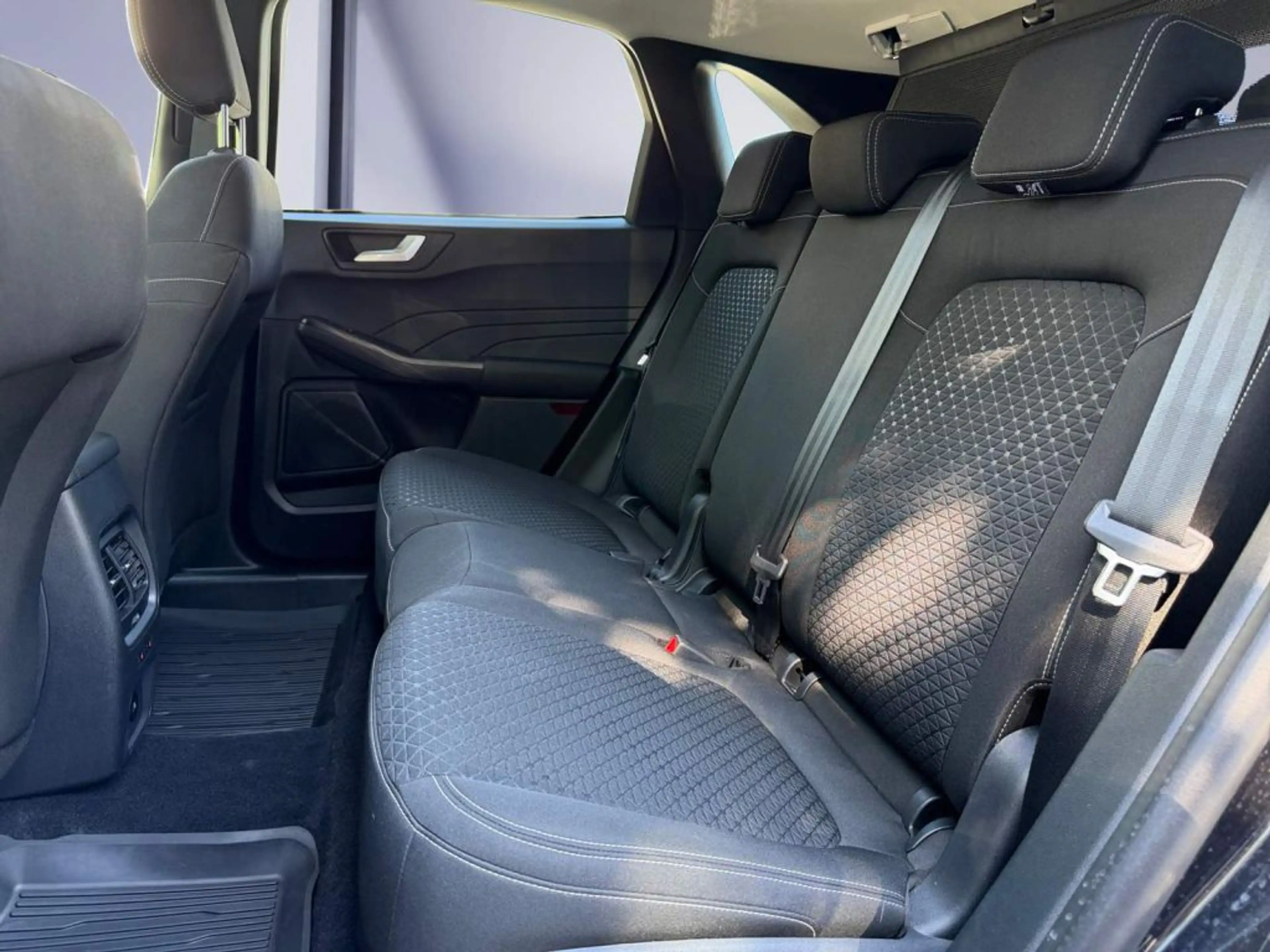 Ford Kuga Titanium 2.5 FHEV 4x4 *AHK*Winter-Pk* — photo 9