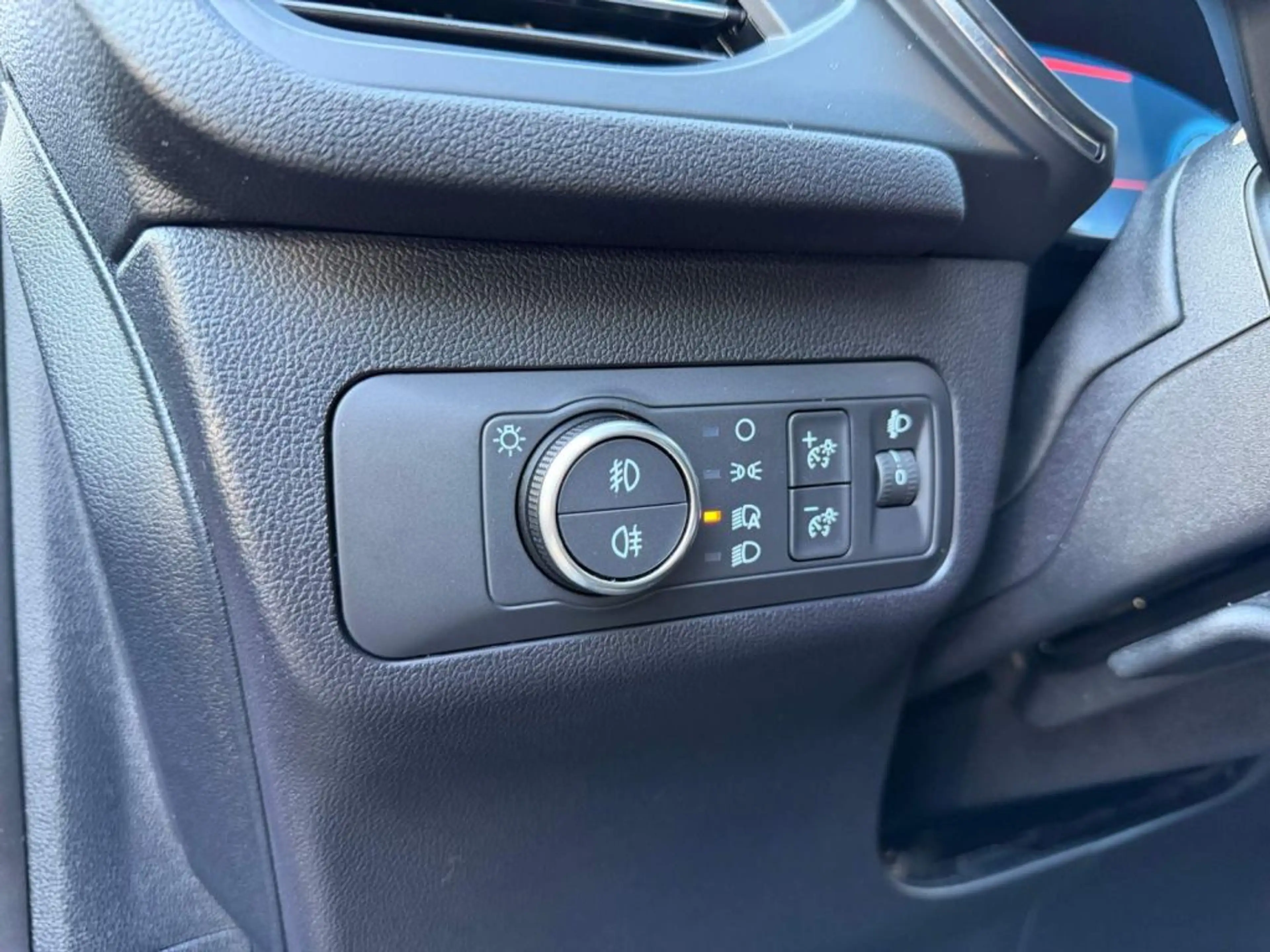 Ford Kuga Titanium 2.5 FHEV 4x4 *AHK*Winter-Pk* — photo 19