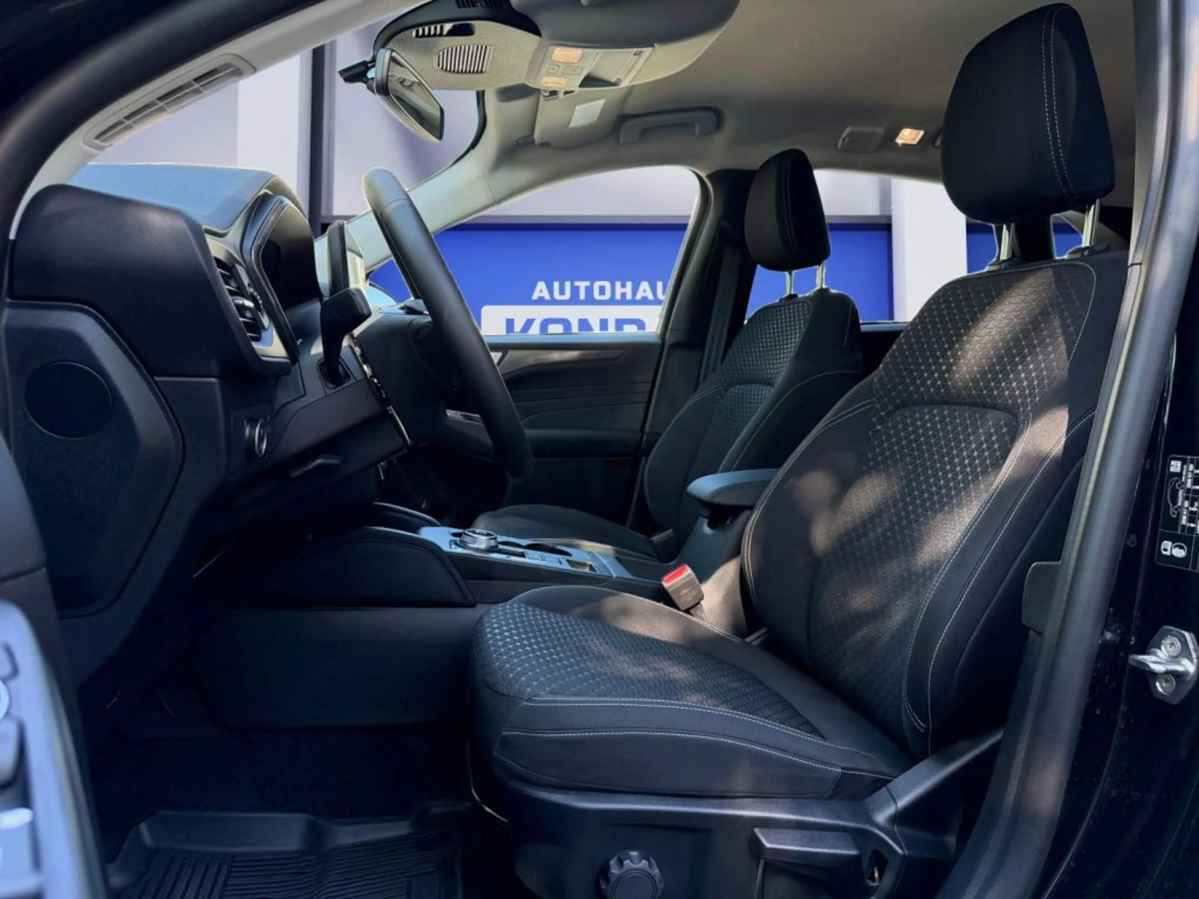 Ford Kuga Titanium 2.5 FHEV 4x4 *AHK*Winter-Pk* — photo 8
