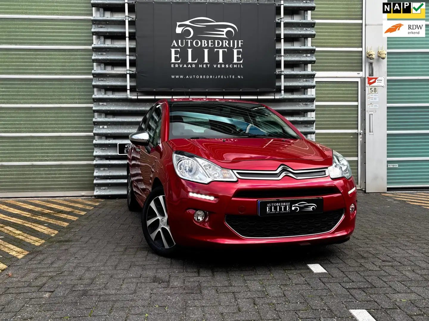 Citroen C3 1.2 VTi Collection|61233km NAP|2e Eig.|PDC|Trekhaa Rood - 1