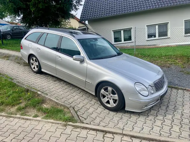 Mercedes-Benz E 320