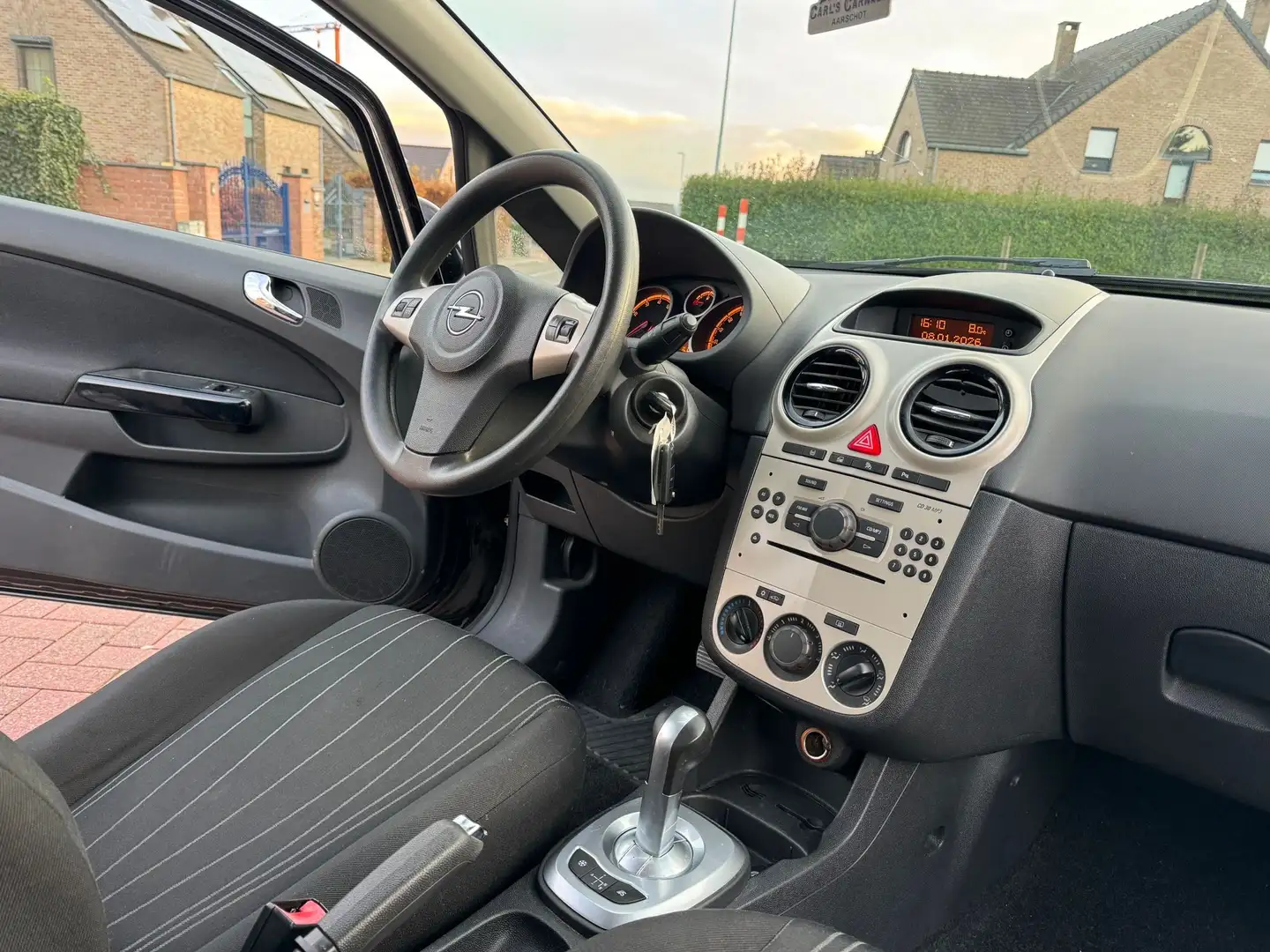 Opel Corsa 1.4i Cosmo - 1