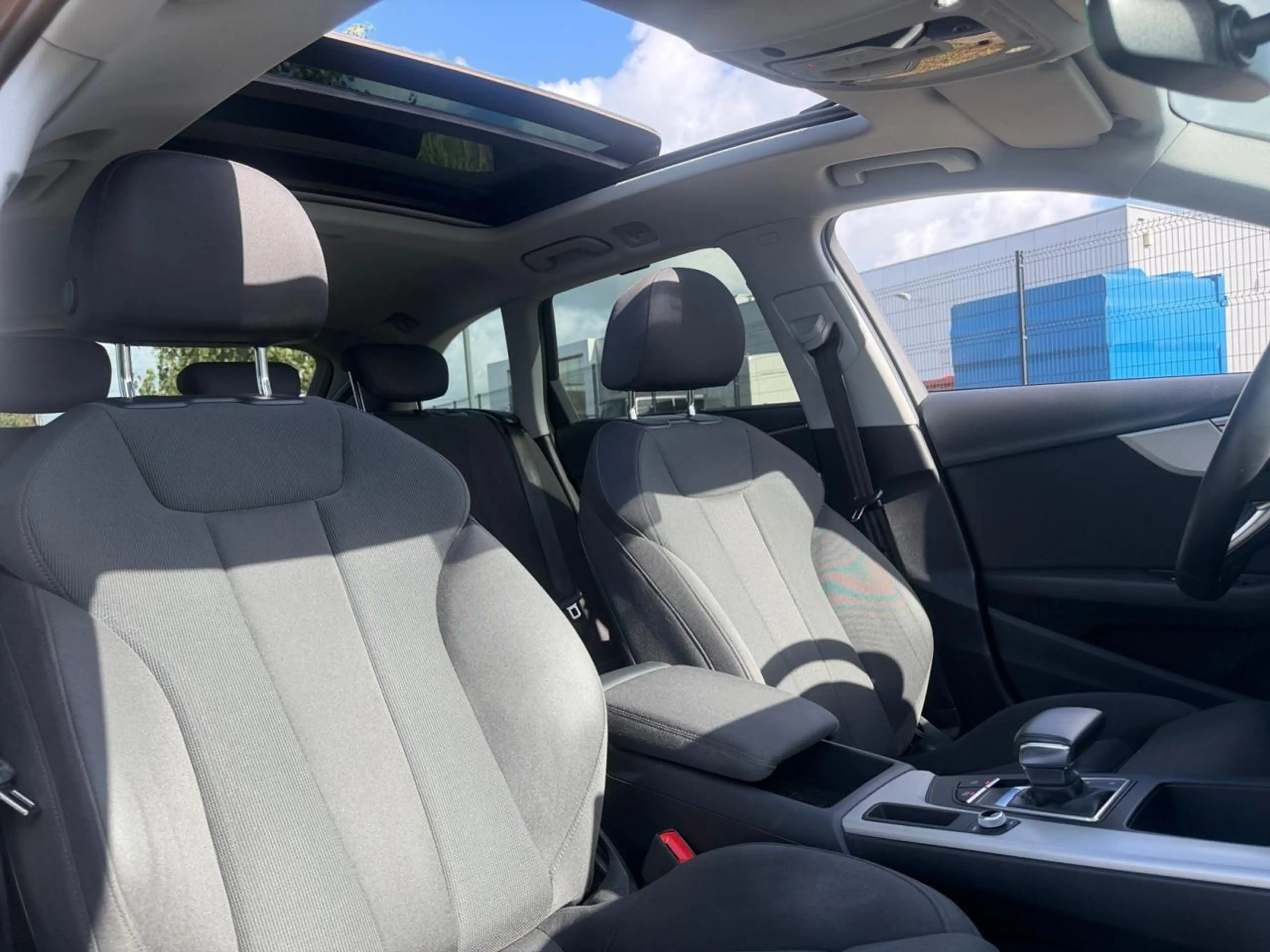 Audi A4 35 TFSI Advanced 110 Kw ( 150 pk ) ///  Pano - dak /// Trekhaak /// Verwarmbare voorzetels — photo 8