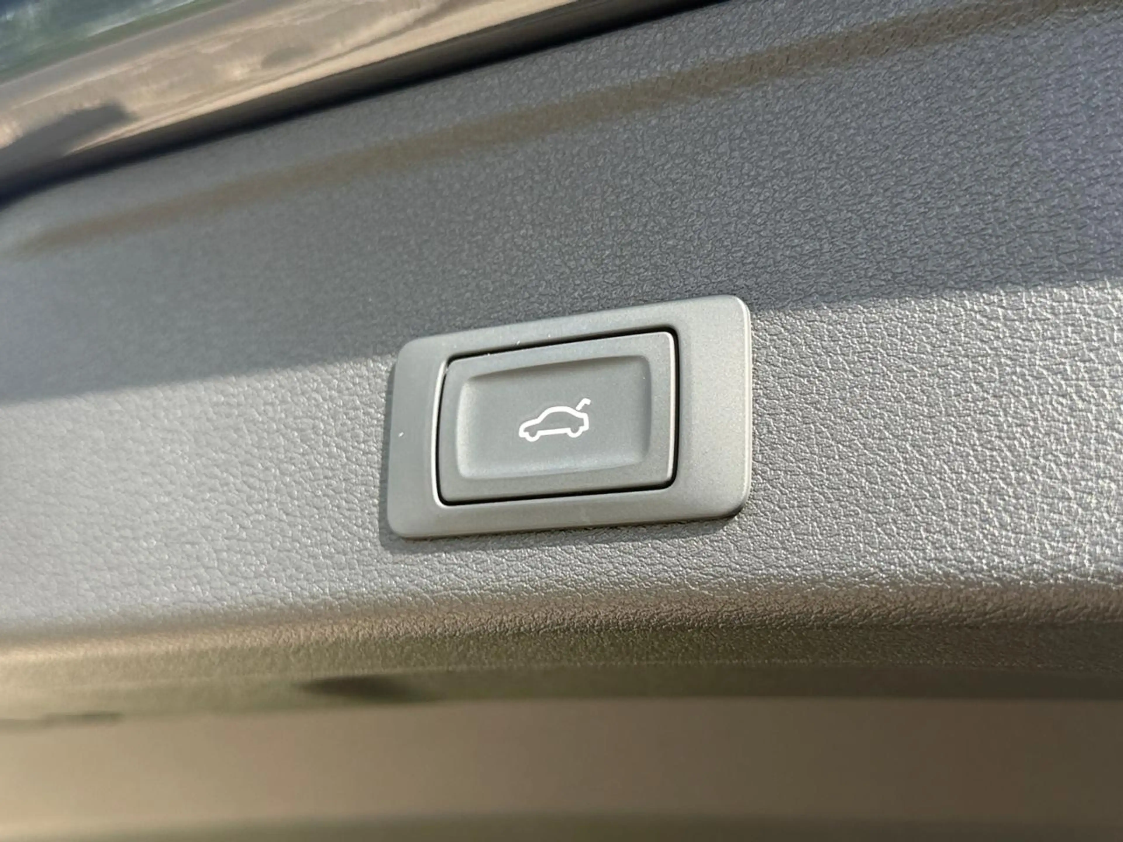 Audi A4 35 TFSI Advanced 110 Kw ( 150 pk ) ///  Pano - dak /// Trekhaak /// Verwarmbare voorzetels — photo 11
