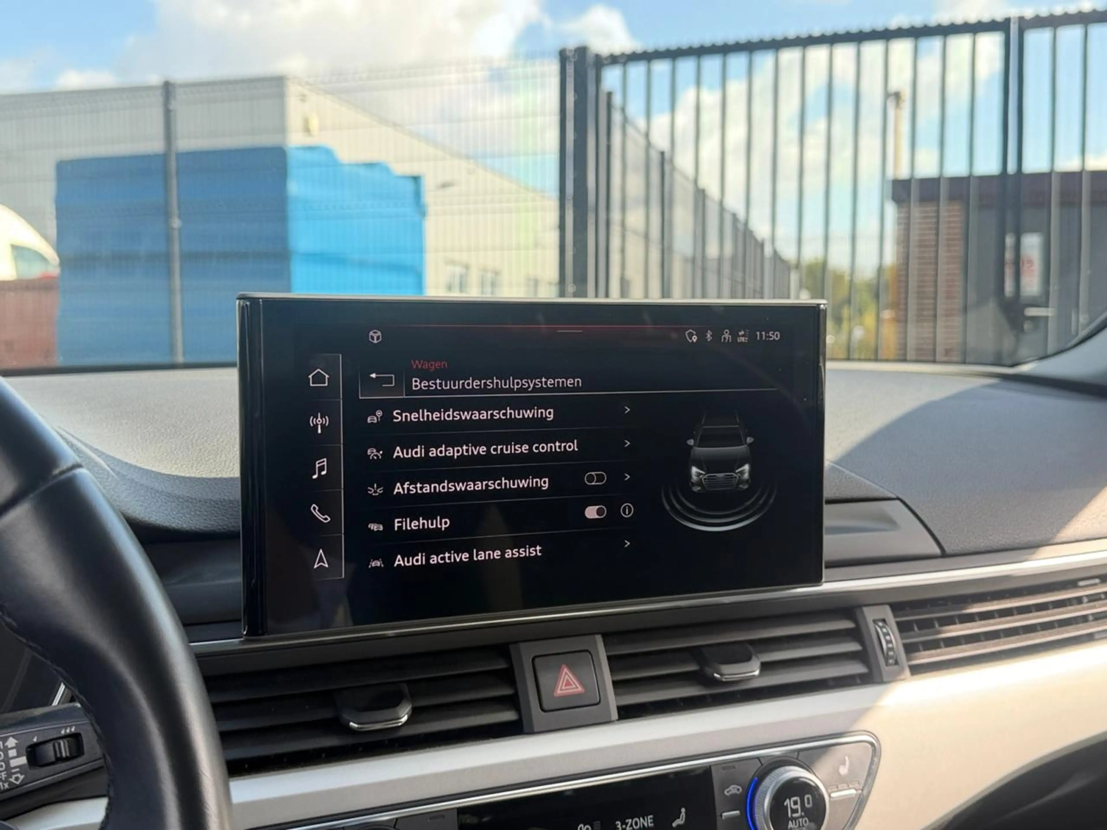Audi A4 35 TFSI Advanced 110 Kw ( 150 pk ) ///  Pano - dak /// Trekhaak /// Verwarmbare voorzetels — photo 13