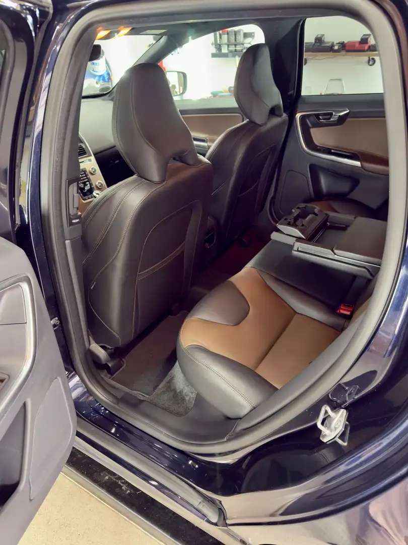 Volvo XC60 XC60+D5+AWD+Geartronic+Summum Blau - 2