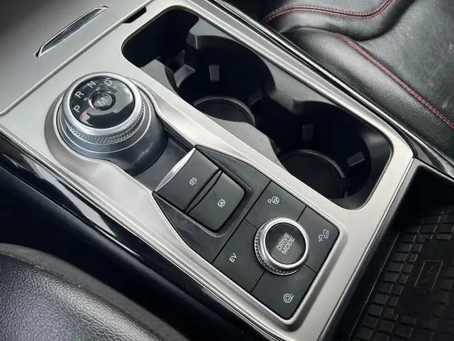 Ford Explorer view 17