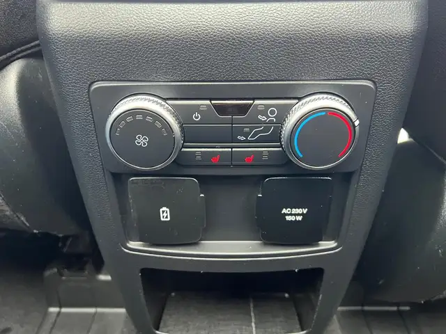 Ford Explorer view 20